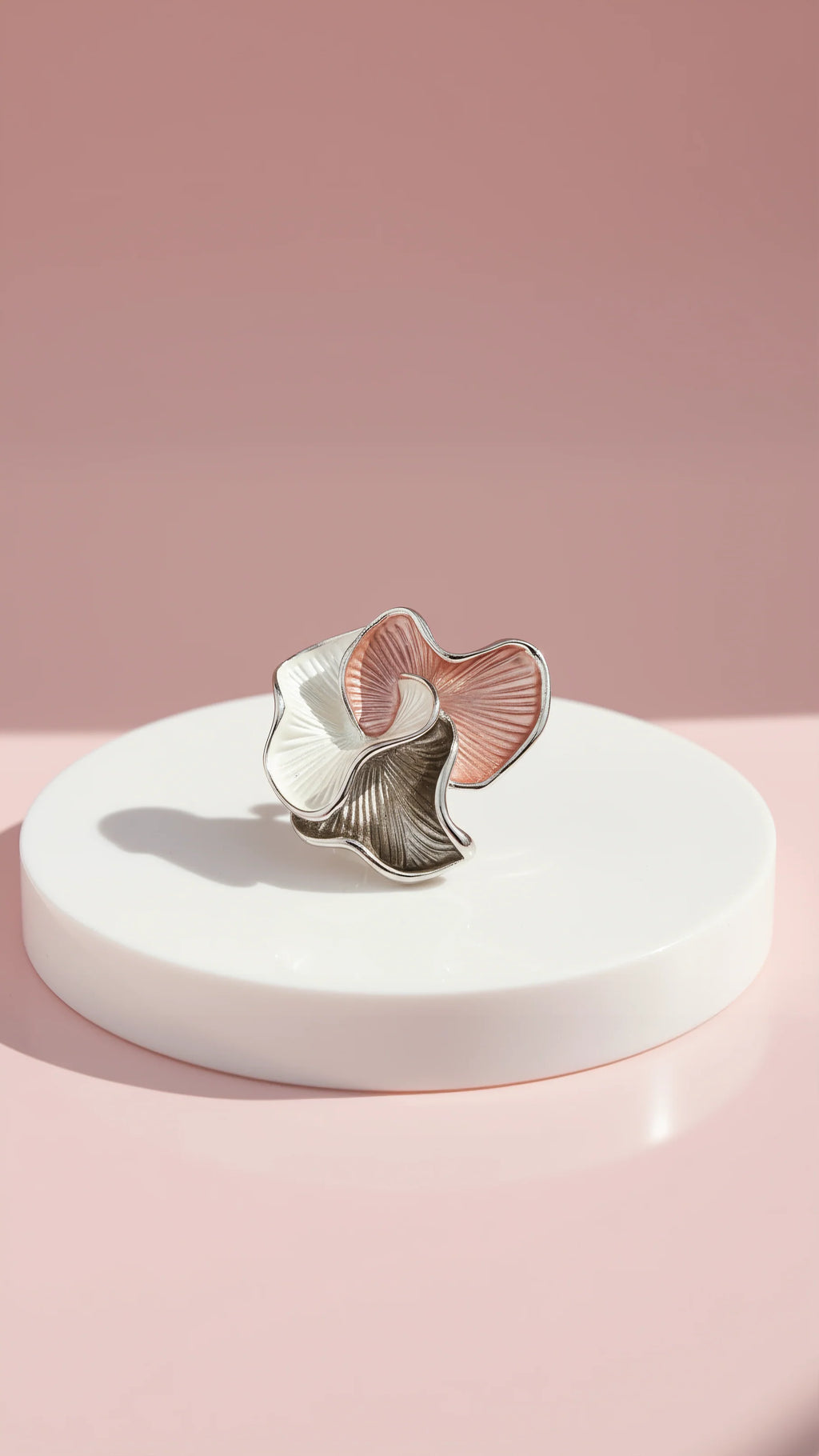 Abstract Tri Colour Magnetic Wavey Edged Brooch